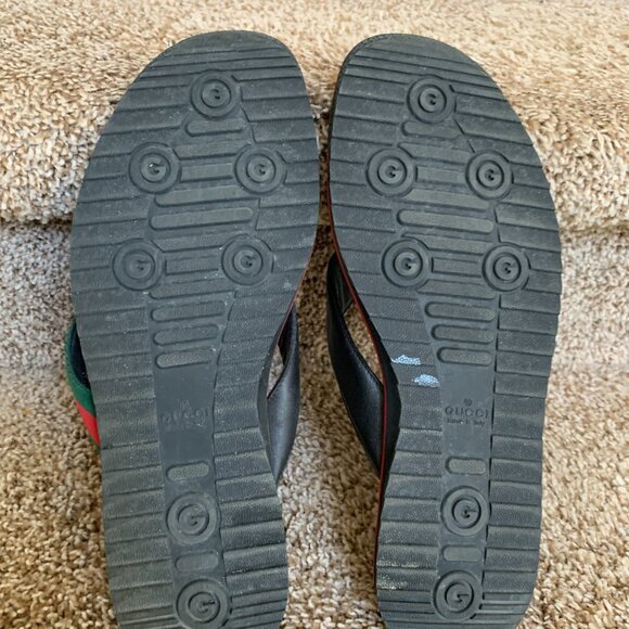 Gucci Men\'s Black Leather Thong Sandals. main image 14